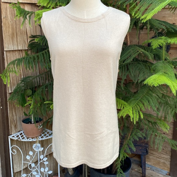 NWT ESCADA Silk Cashmere & Virgin Wool Knit Top SZ 42 - Picture 2 of 5